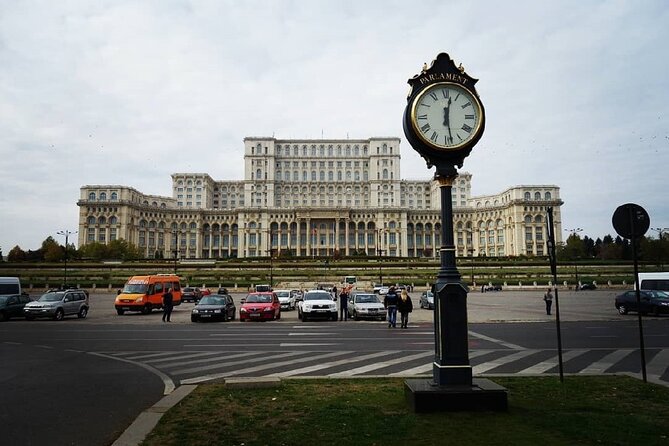 3-Days in Bucharest: Smart Audio Guide with Travel Instructions - Day 2: National collections, communist scale, and thermal water