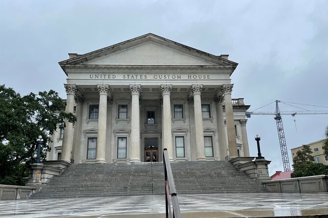 300 Years of War and Peacetime in Charleston: A Self-Guided Audio Tour - Rainbow Row and the city’s postcard view