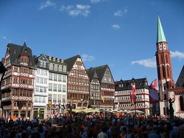 A Frankfurt Meander: A Self-Guided Audio Tour in Germany's Cradle of Democracy - Goetheplatz, Thurn and Taxis Palace, and the city between old and new
