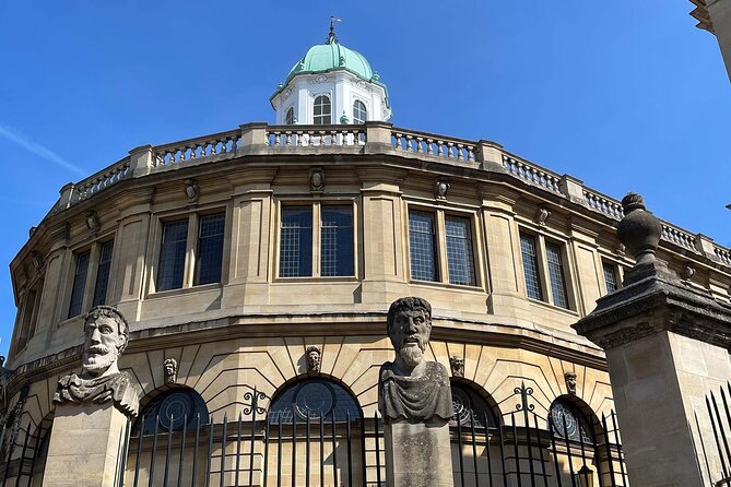 A Guide to the City of Dreaming Spires: A Self-Guided Audio Tour of Oxford - Christ Church and the 101 chimes of Great Tom