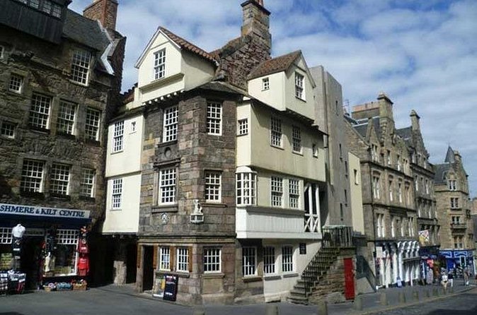 A History of Witchcraft in Edinburgh: A Self-Guided Audio Tour - Victoria Terrace and the Wizard of West Bow