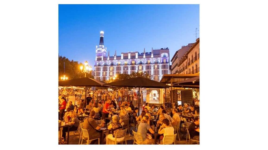 A more complete and fun audio-guided tour with an urban tuk-tuk - Salamanca, Puerta de Alcalá, and Cibeles