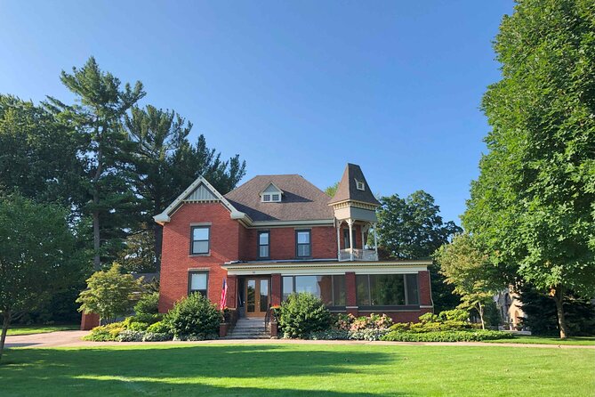 A Self-Guided Walking Audio Tour of Holland, Michigan - City Hall, Firehouse No. 2, and New Holland Brewing