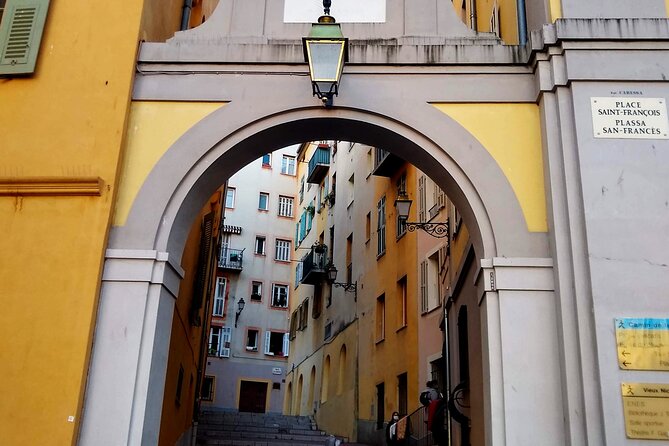 A Writer's Guide to Nice: An Audio Tour of the Old Town - How the GPS audio format works