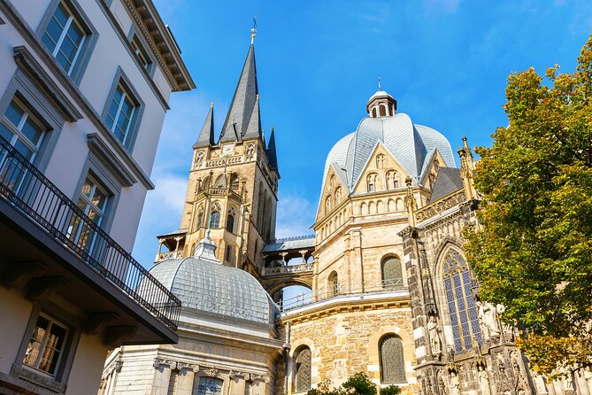 Aachen Scavenger Hunt and Highlights Self Guided Audio Tour - City Hall and the civic heart of Aachen