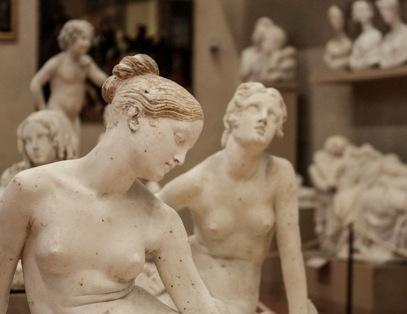 Accademia and Uffizi Skip-the-Line Tickets with Audioguide - Crossing Florence to the Uffizi