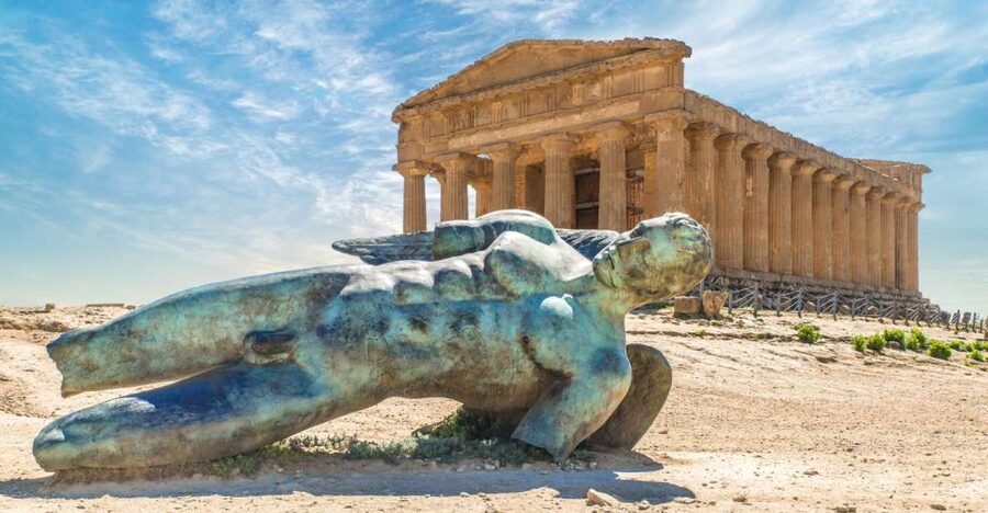 Agrigento: Valle dei Templi Fast-Track Ticket & Smart Guide - The uphill approach to the ancient temples