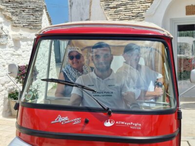 Alberobello: Private Tuk Tuk Tour with Audio Guide