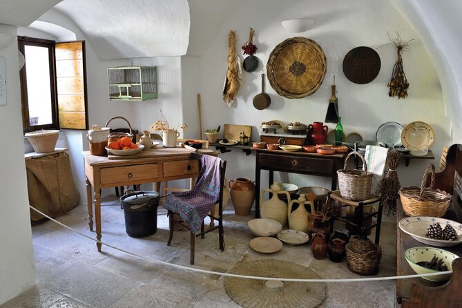 Alberobello Walking Tour with Audio and Written Guide by a Local - Casa D’Amore and the end of an old building rule