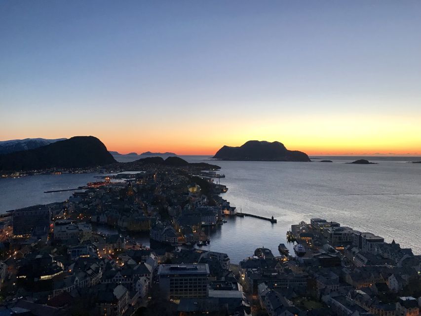 Ålesund: Ålesund and Surrounding Islands Audio Guide Tour - How the audio guide affects the experience