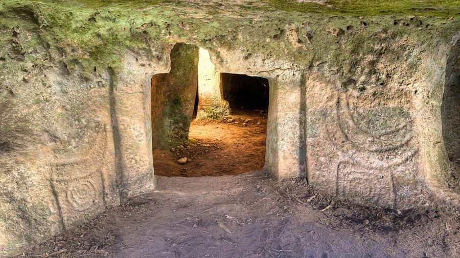 Alghero: Anghelu Ruju Necropolis with Audio Guides - Who Should Book Anghelu Ruju?