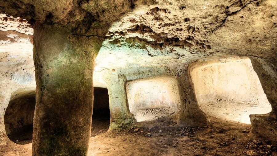 Alghero: Anghelu Ruju Necropolis with Audio Guides - Accessibility and Arrival Considerations