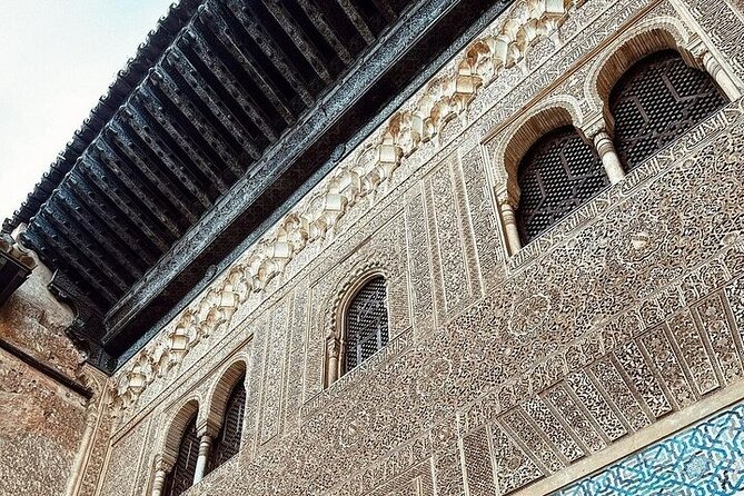 Alhambra Experience – Explore Nasrid Palaces & Generalife Gardens - The wider Alhambra complex: begin with your bearings
