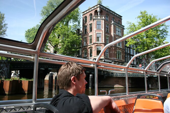 Amsterdam 1h Canal Cruise by Semi-Open Boat with Audio Guide - Why Amsterdam looks different from the canal