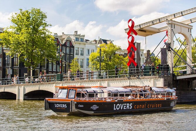 Amsterdam 1h Canal Cruise by Semi-Open Boat with Audio Guide - Finding the dock near Amsterdam Centraal