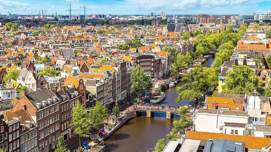 Amsterdam Audioguide - TravelMate app for your smartphone - Seven languages and text you can read