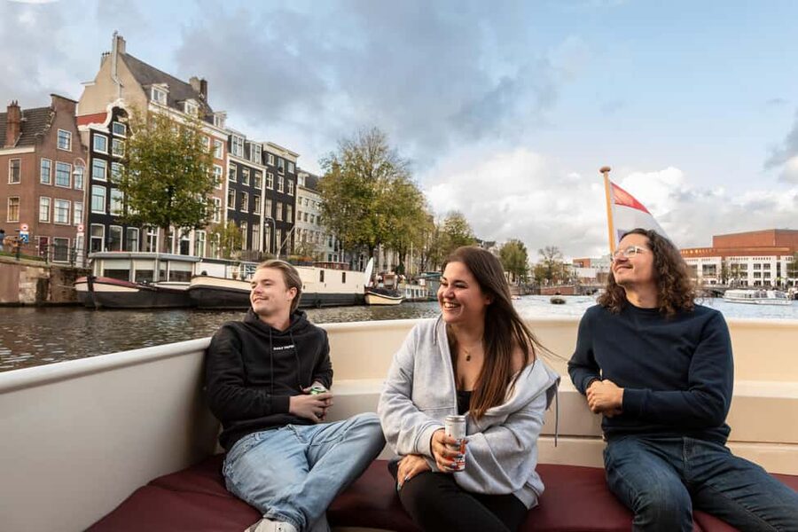 Amsterdam: Canal Cruise with Live Commentary & Audio Guide - Prinsengracht brings the classic Amsterdam views