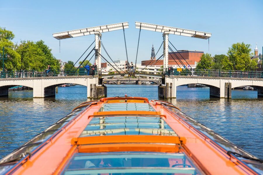 Amsterdam: City Centre Canal Cruise including Audioguide - Key points to know before boarding