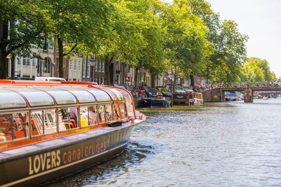 Amsterdam: City Centre Canal Cruise including Audioguide - Who will get the most from this cruise?