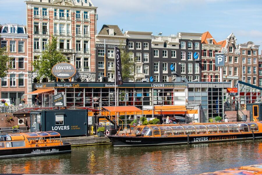 Amsterdam: City Centre Canal Cruise including Audioguide - Should you book the Amsterdam canal cruise?