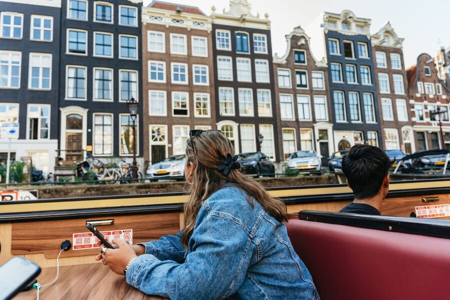 Amsterdam: Heated Canal Cruise Including Audioguide - Should You Book It?