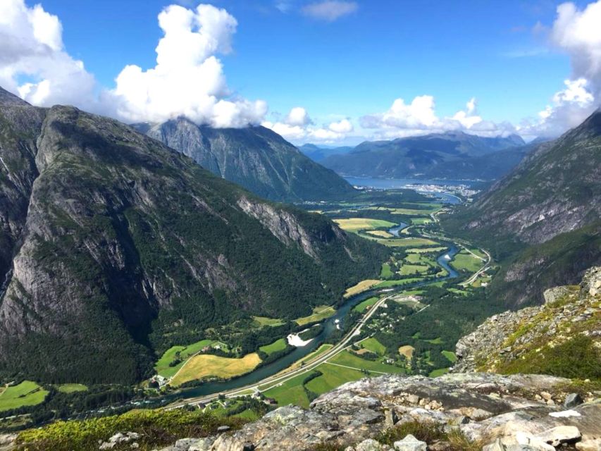 Åndalsnes - Trollstigen & Trollwall Audio Guid Bus Tour - Troll Wall: The First Photo Stop