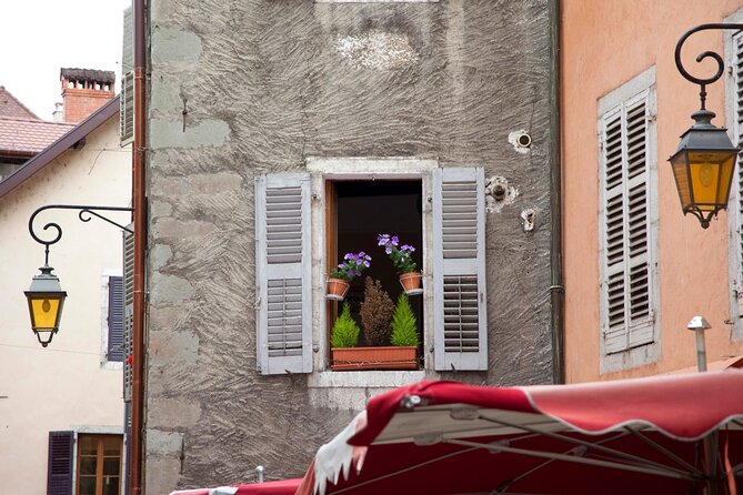 Annecy Scavenger Hunt and Highlights Self Guided Audio Tour - Annecy Cathedral and the final Old Town stop