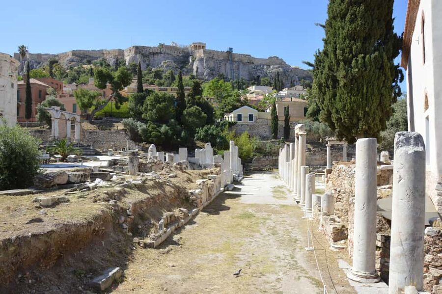 Athens: Hadrian's Library Entry Ticket and Audio Guide - The peristyle and side chambers: a covered path through the complex