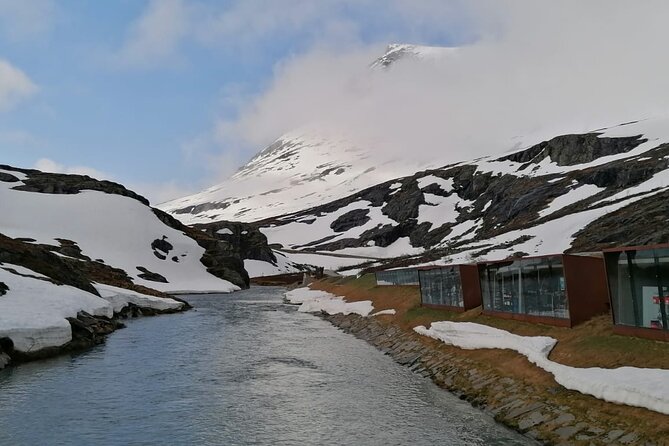 Audio-Guide Bus Tour at Scenic Routes of Åndalsnes to Trollstigen - Slettafossen and the alternative mountain route
