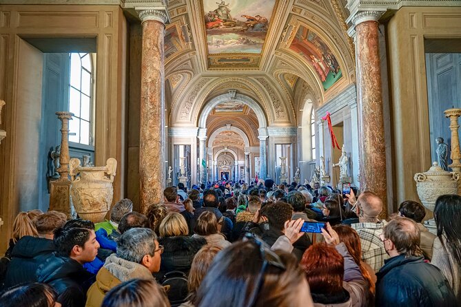 Audio guide in Vatican Museums and Sistine Chapel - The Vatican Museums route, from classical sculpture to Renaissance art