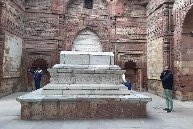 Audio Guided Walking Tour of Qutub Minar & Mehrauli, Delhi - Why this Qutub Minar walk feels different