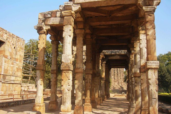 Audio Guided Walking Tour of Qutub Minar & Mehrauli, Delhi - Alai Minar, royal tombs, and Alai Darwaza