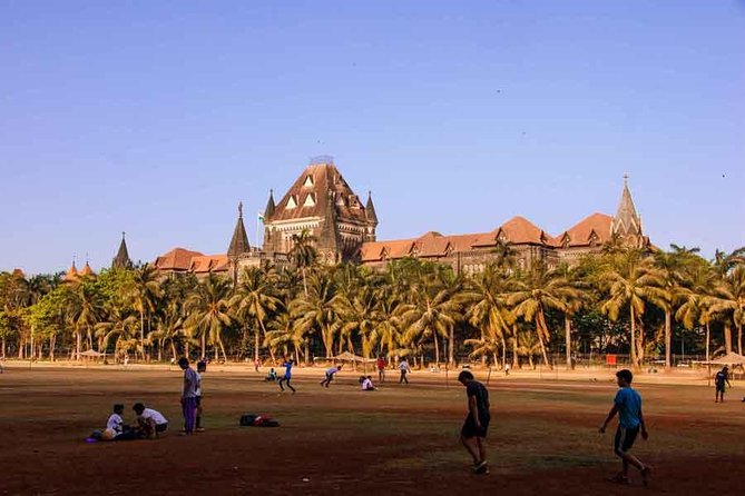 Audio Guided Walking Tour on HopOn India App – From Gateway to Fountain, Mumbai - Elphinstone College, Jehangir Gallery, and Kala Ghoda