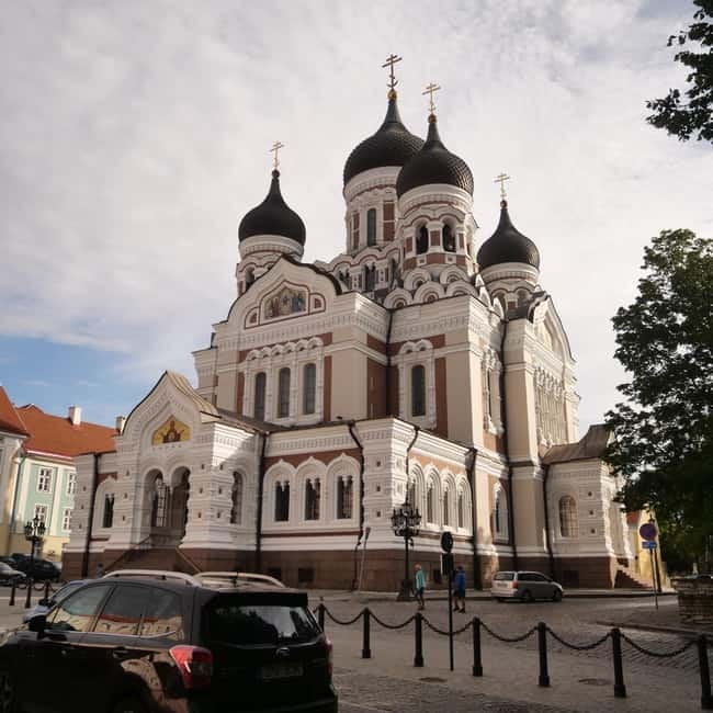 Audio Tour of the Toompea Hill (Cathedral Hill) in Tallinn - The 38-stop route through Toompea and the Old Town