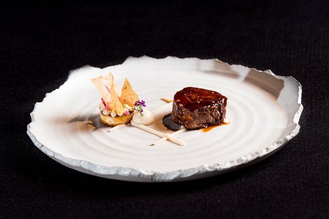 Audio visual multi-sensory chefs journey dinner experience - The United States serves slow-cooked Omaha beef