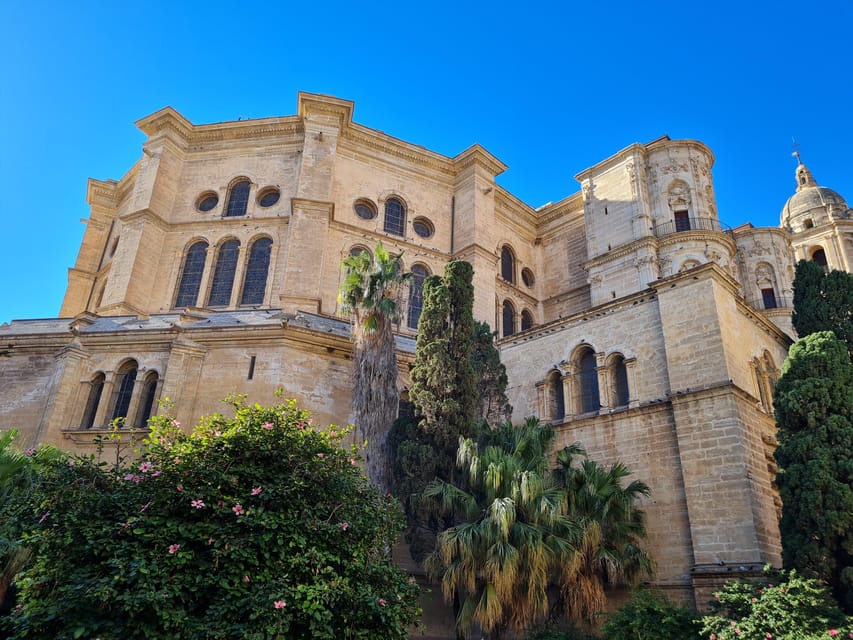 Audioguide City Walk Malaga for cruises (German & English) - How this compares with a live guide