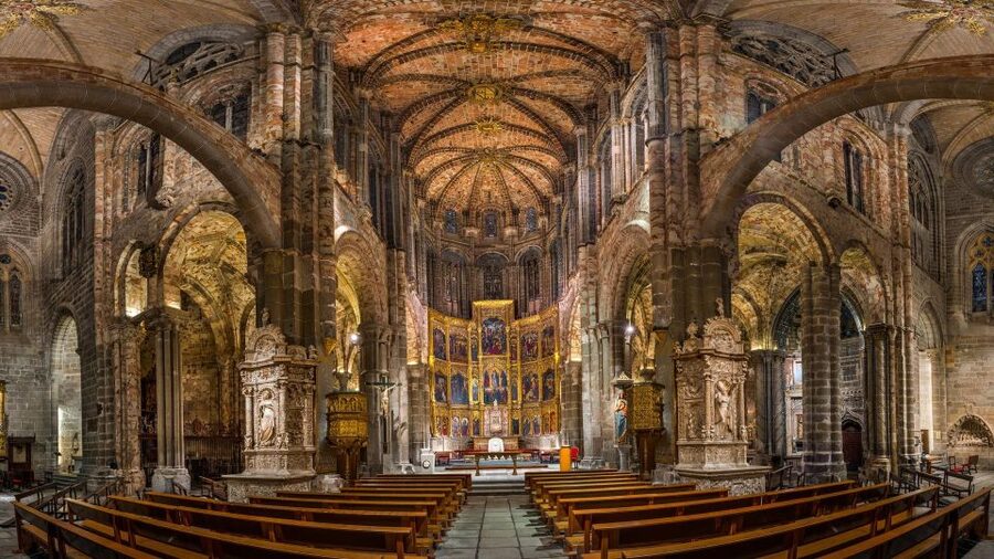 Avila: Cathedral Entry Ticket with Audio Guide - Chapels of Piety and Conception