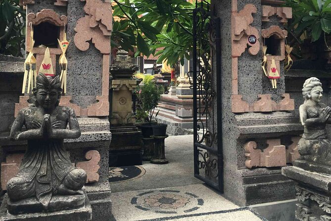 Backlanes and Hidden Sites: A Self-Guided Audio Tour in Seminyak - Seminyak markets and the flea market stop