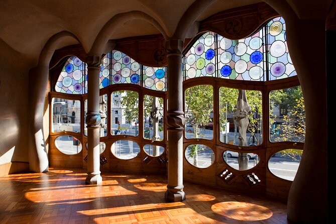 Barcelona: Casa Batllo Timed Entrance Ticket with Audio Guide - Managing crowds and avoiding a rushed visit