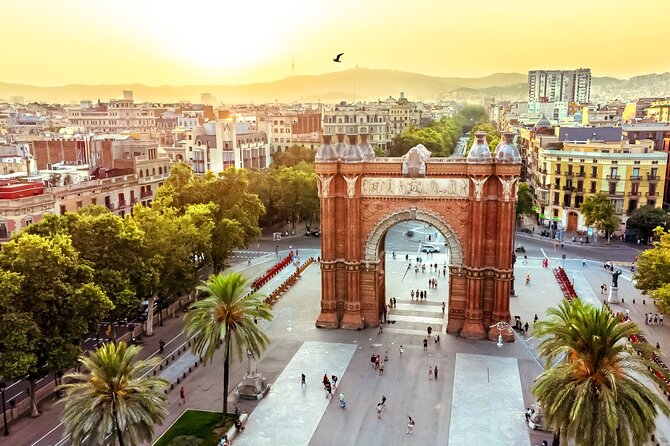 Barcelona Las Ramblas: City Walk with Audio Guide on your Phone - La Boqueria and the pleasure of stopping for food