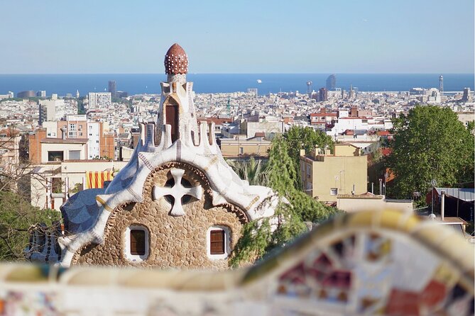 Barcelona: Reserved Group Entrance to Park Güell with Audio Guide - Casa del Guarda and the Park Entrance