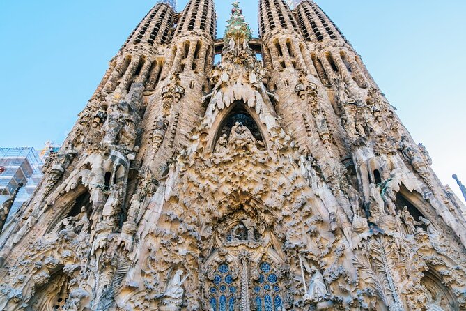 Barcelona Self-Guided Audio Tour - Passeig de Gràcia puts Gaudí in the spotlight