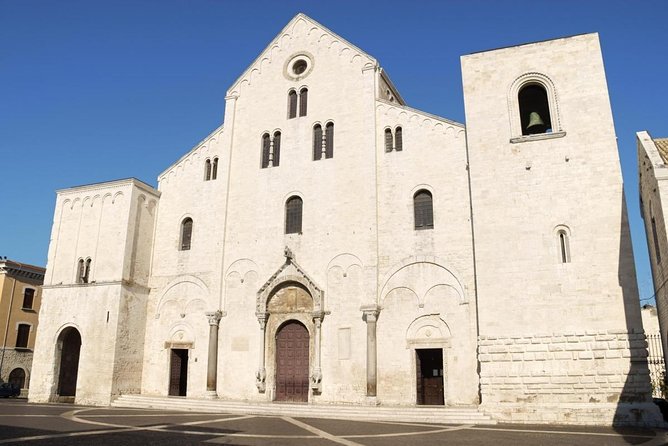 Bari Scavenger Hunt and Highlights Self Guided Audio Tour - Bari’s best features in one flexible walk