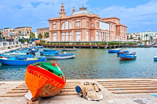 Bari Scavenger Hunt and Highlights Self Guided Audio Tour - Il Succorpo della Cattedrale di Bari and Piazza Mercantile