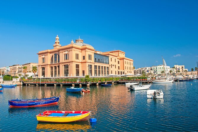 Bari Scavenger Hunt and Highlights Self Guided Audio Tour - Piazza del Ferrarese and Bari’s old-town gateway