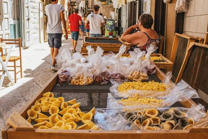 Bari Walking Tour with Audio and Written Guide by a Local - Spending an hour at Castello Normanno Svevo