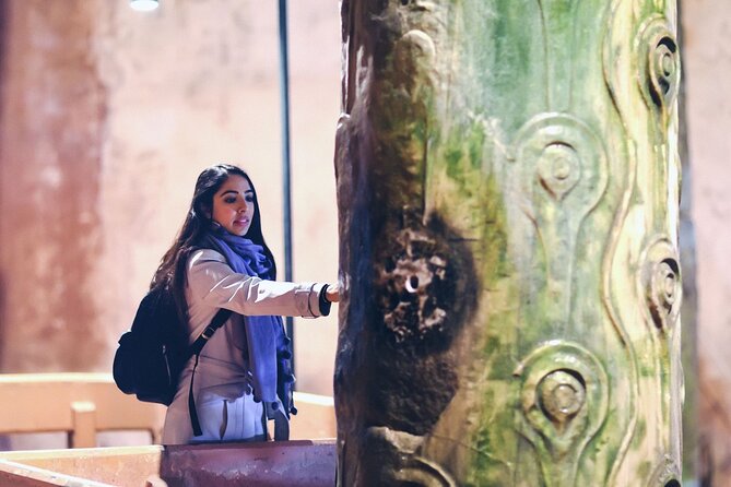Basilica Cistern Skip-the-Ticket-Line Entry with Audio Guide - Finding the two Medusa heads