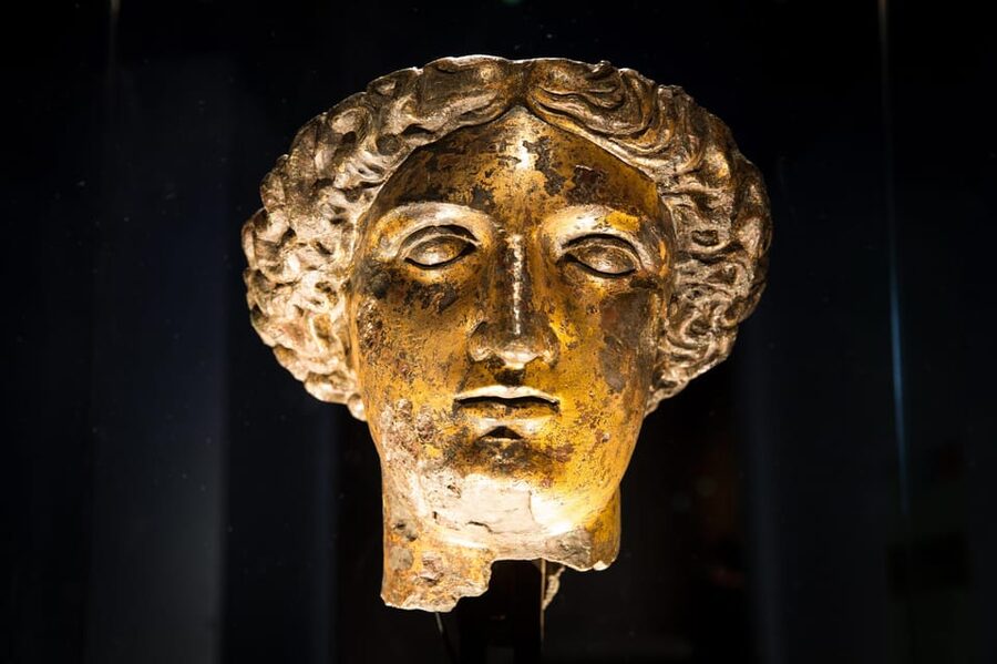 Bath: Roman Baths Entry Ticket with Audio Guide - The Great Bath beneath Bath’s rooftops