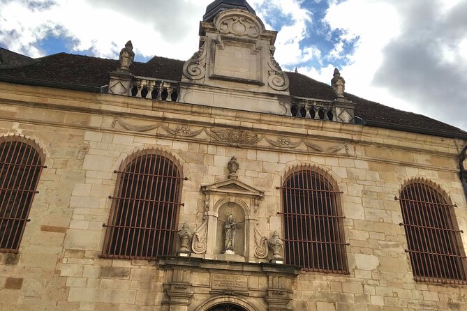 Beaune: A Self-Guided Audio Tour of Burgundy’s Wine Capital - Hôtel Dieu and the art behind the wine story