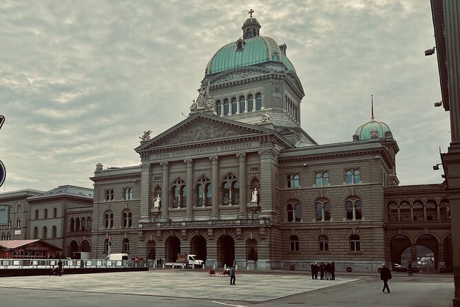 Beautiful Bern's Legends: A Self-Guided Audio Tour - Rathaus and the work of city government